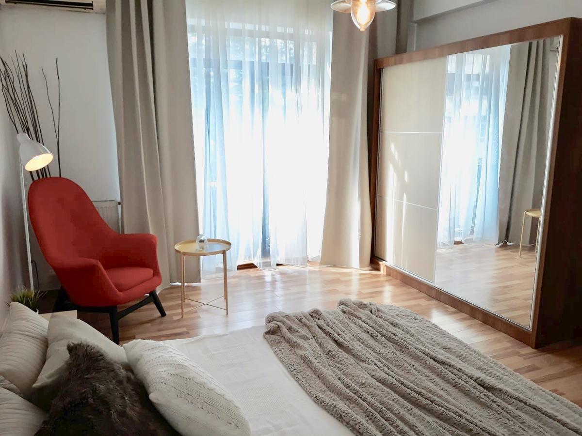 Metropole Studio Old City Bucarest Esterno foto